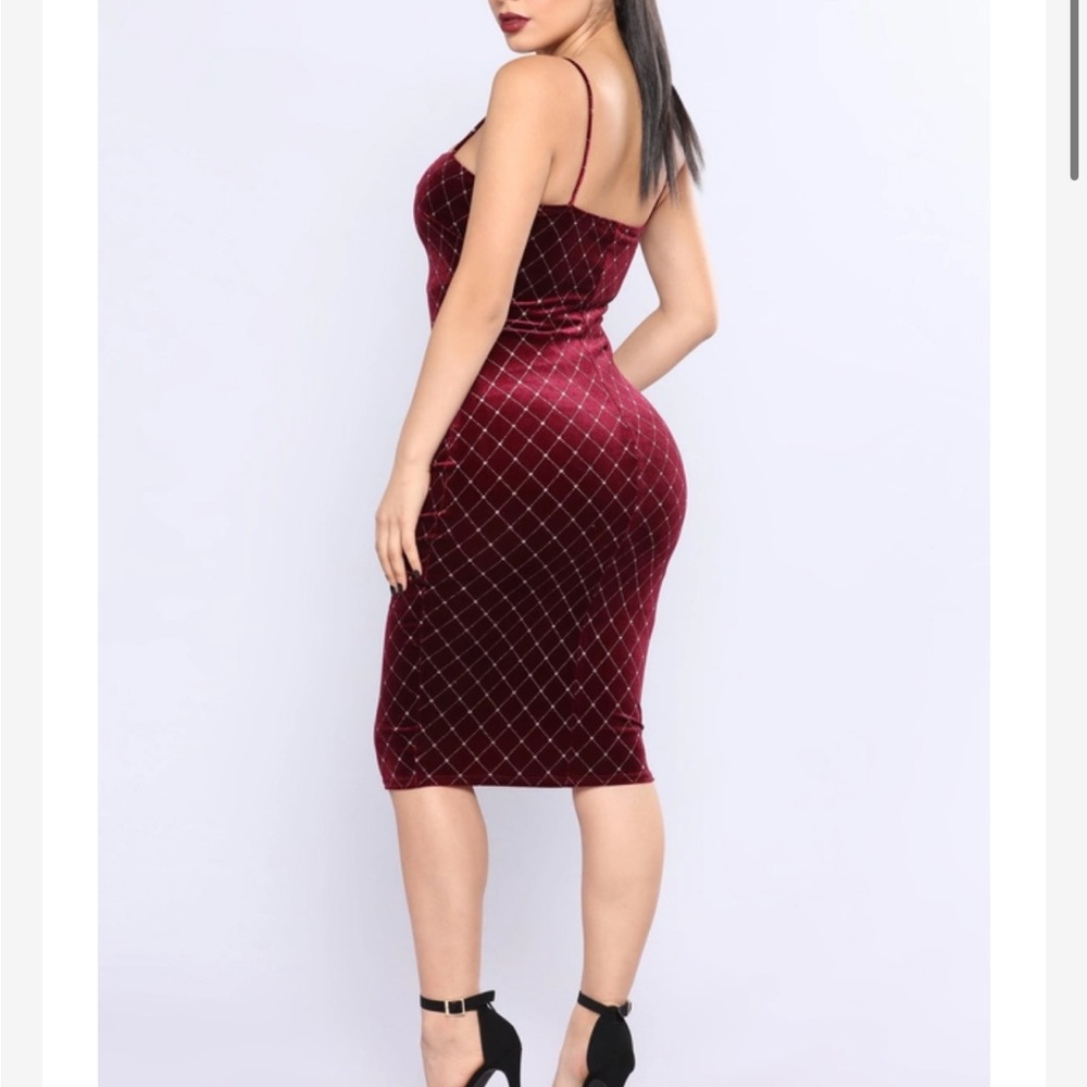 Fashion nova velvet dress - Picture 2 of 11